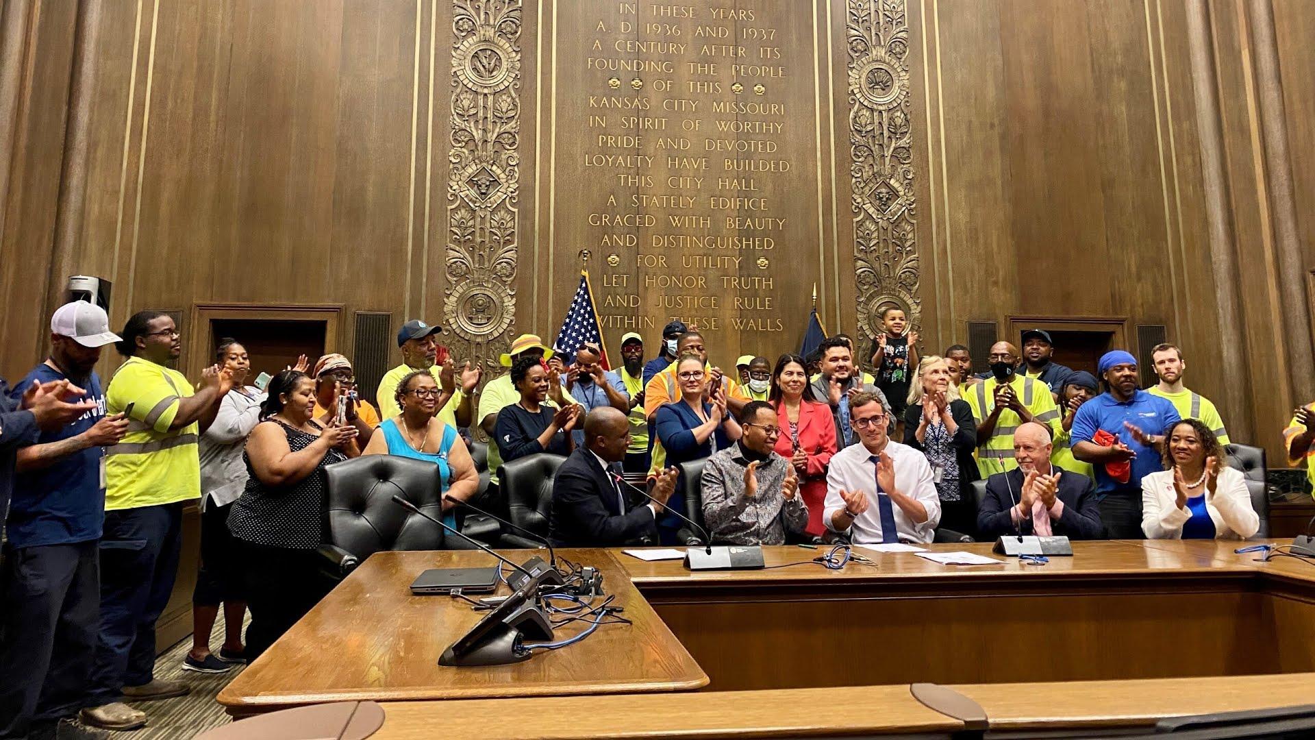 AFSCME Local 500 Members Sign New Contract with City Council Members
