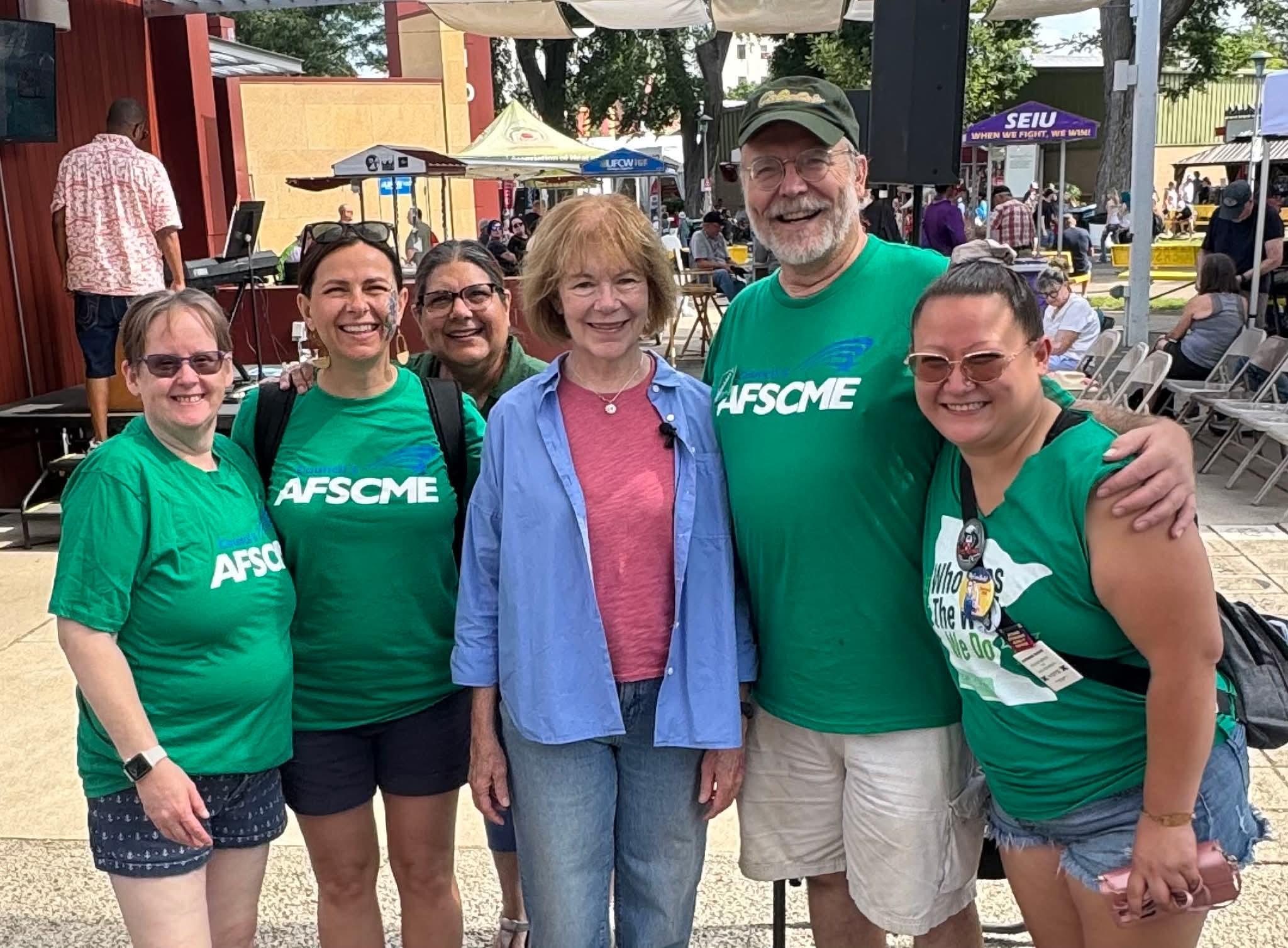  Senator Tina Smith 