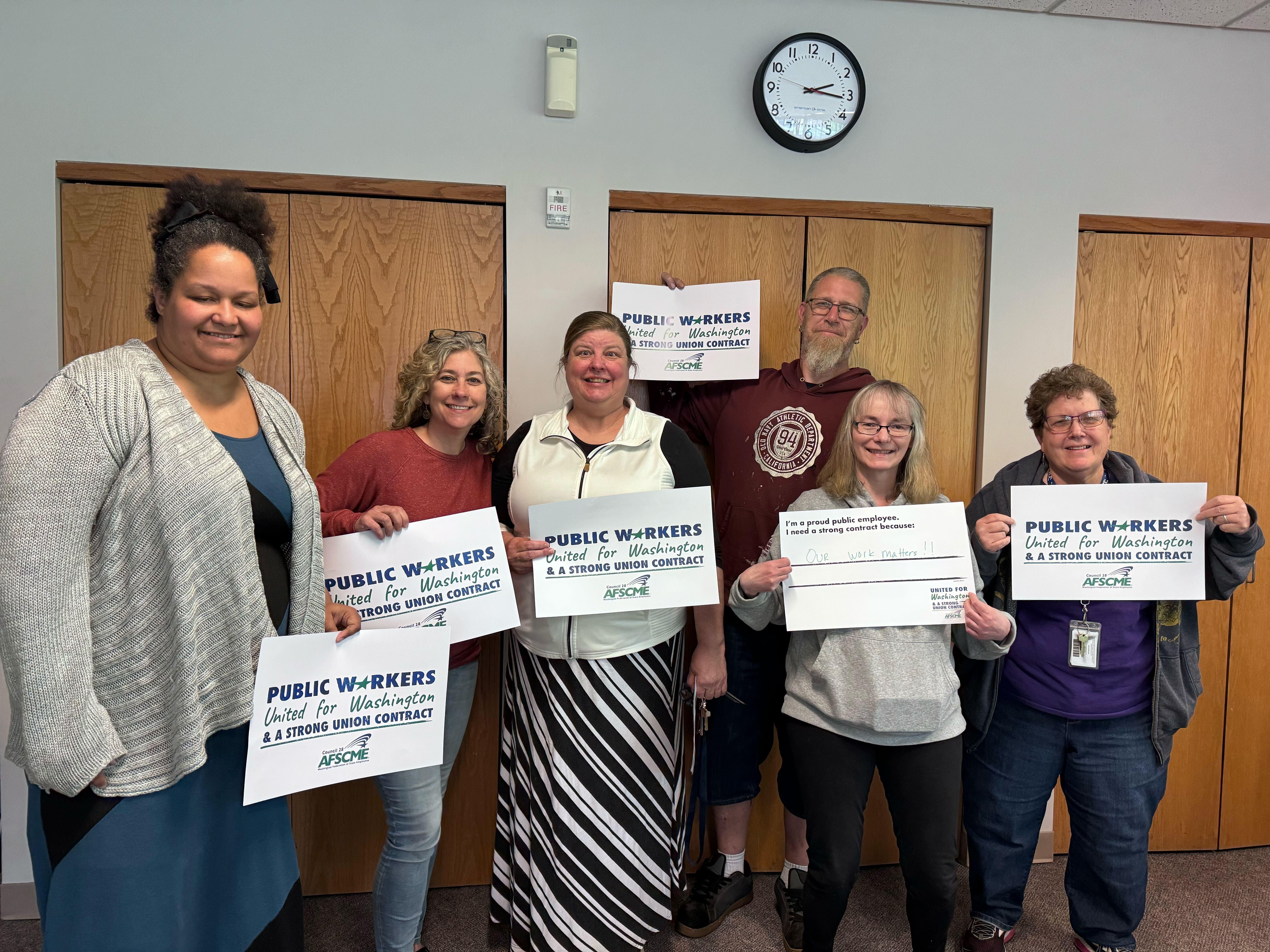 WFSE members at Whatcom Community College supporting their bargaining team