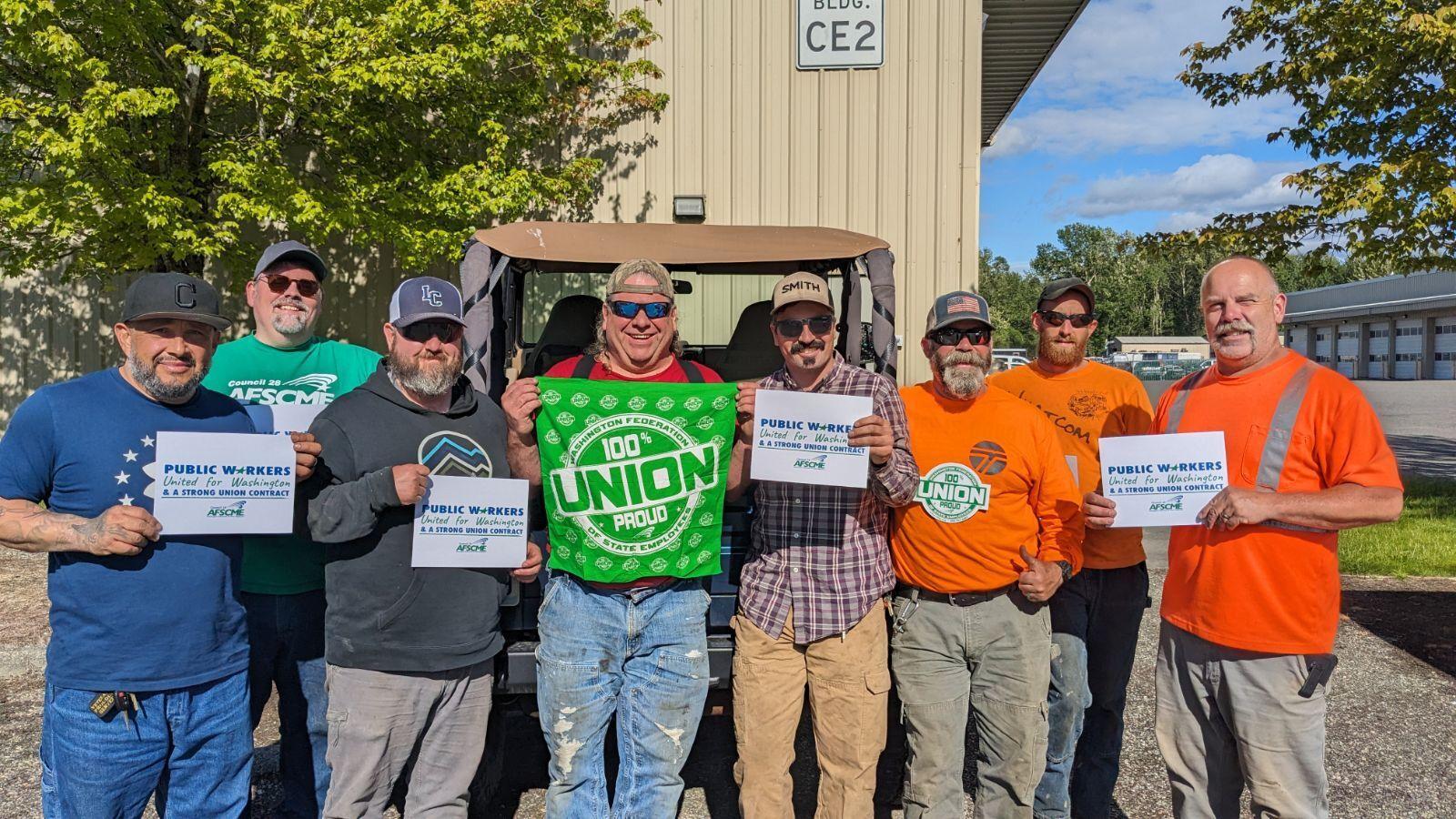 WSDOT Highway Maintenance Workers in Bellingham (WFSE Local 1060 members) supporting your General Government Bargaining Team yesterday at the worksite!